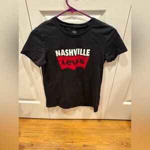 size xs nashville levi t-shirt